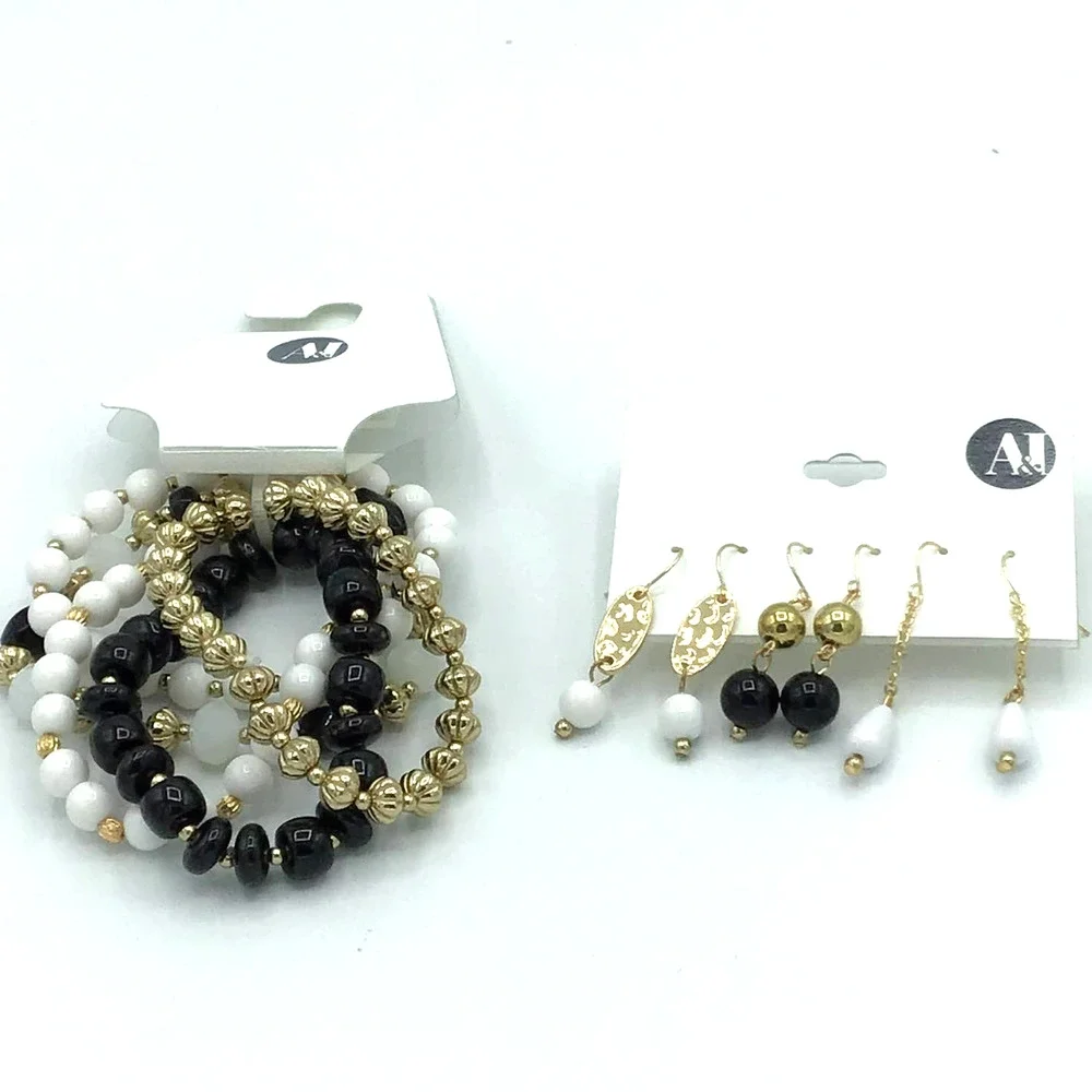 A & I Five Stretch Bracelets + 3 Earrings‎